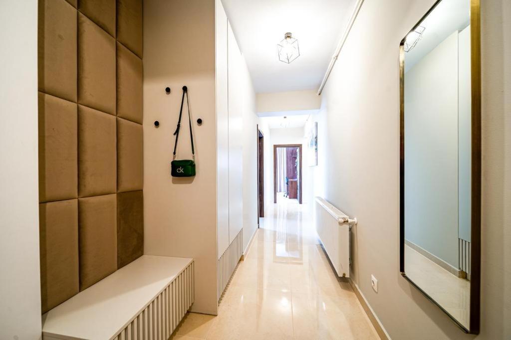 Pink Velvet Rk Ghimbav Apartment Exterior photo